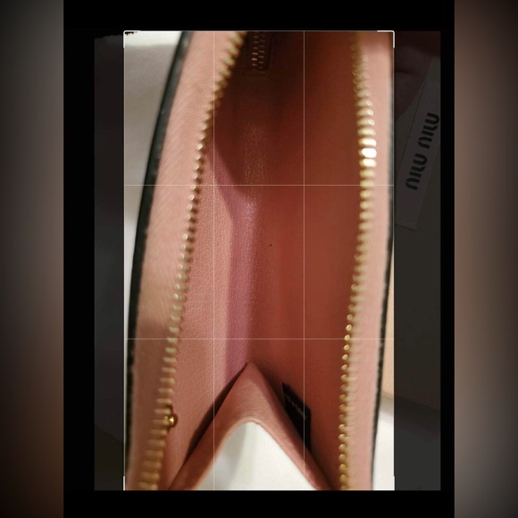 MIU MIU - Pink leather coin purse/wallet. AUTHENTIC and in BEAUTIFUL CONDITION! - Picture 15 of 16